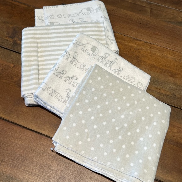 ☁️Cloud island brand receiving Blankets☁️ - Picture 2 of 3